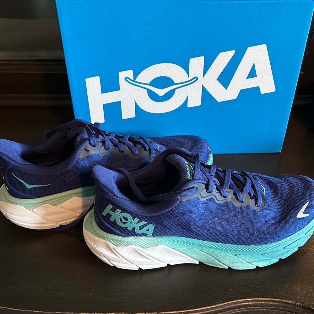 Hoka Arahi 6. Women’s. Size 8.5. Worn twice.